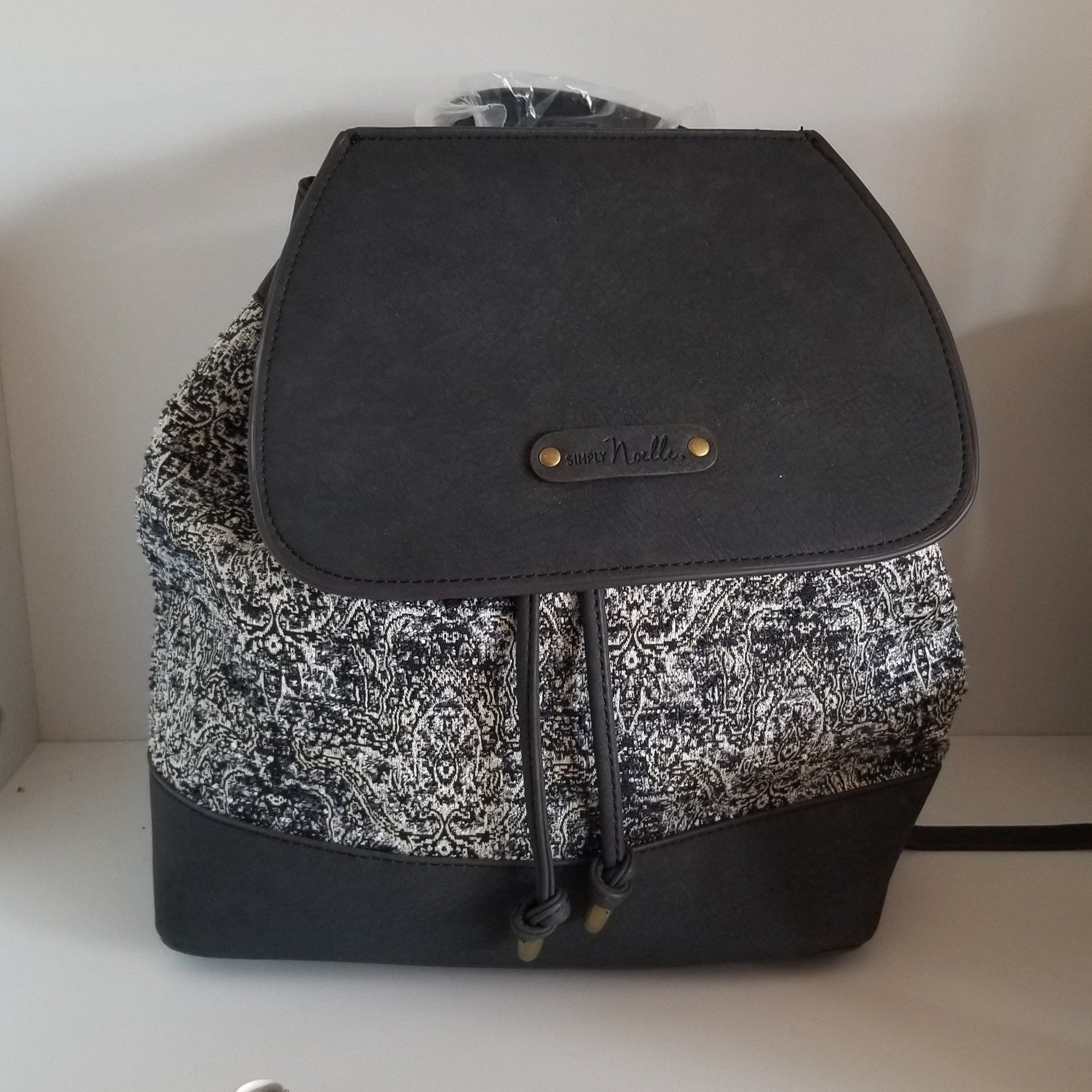 Simply Noelle black travel bag. Simply Noelle Purses/Wallet/Luggage | Jubilee Gift Shop main image 2